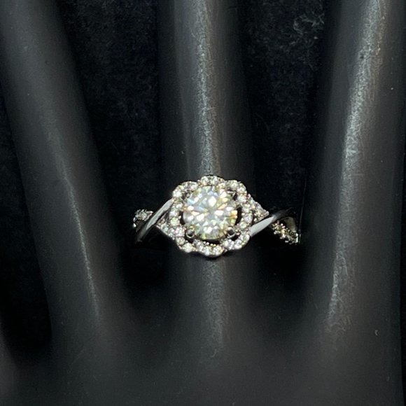 Unbranded Jewelry - Silver Tone Clear Glass Statement Ring 6 1/2 (R269)